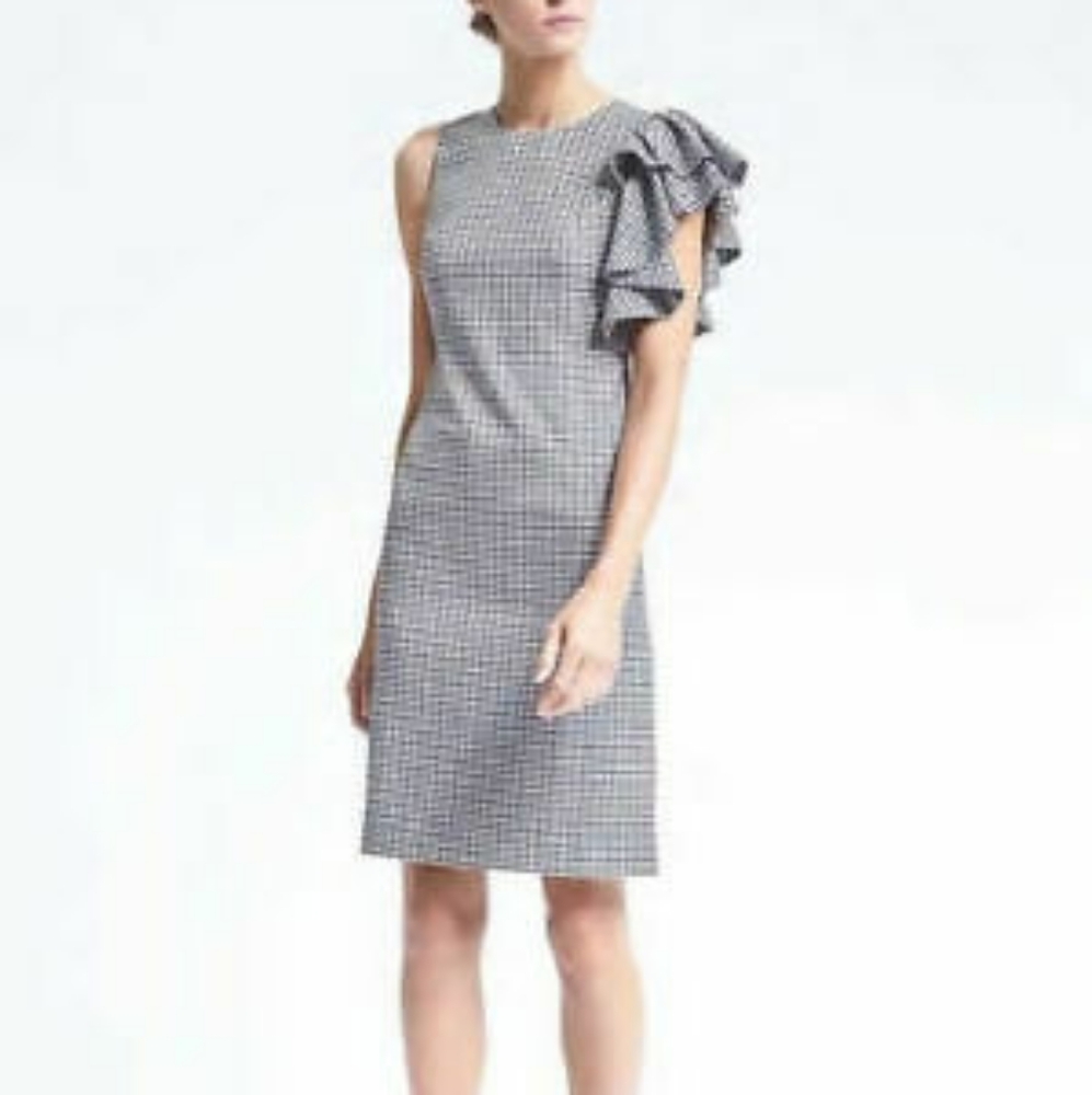 *SOLD*Banana Republic plaid sheath dress